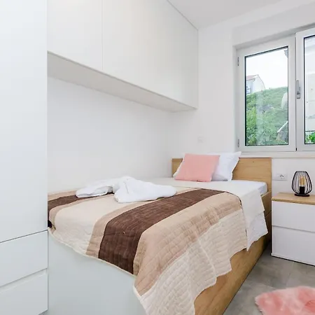 Alius Deluxe Ii Apartment